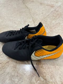 (Kategori: ) berada di . Dikirim oleh doublejpreloved (ID iklan 1313439811, Gambar 1). Deskripsi: .