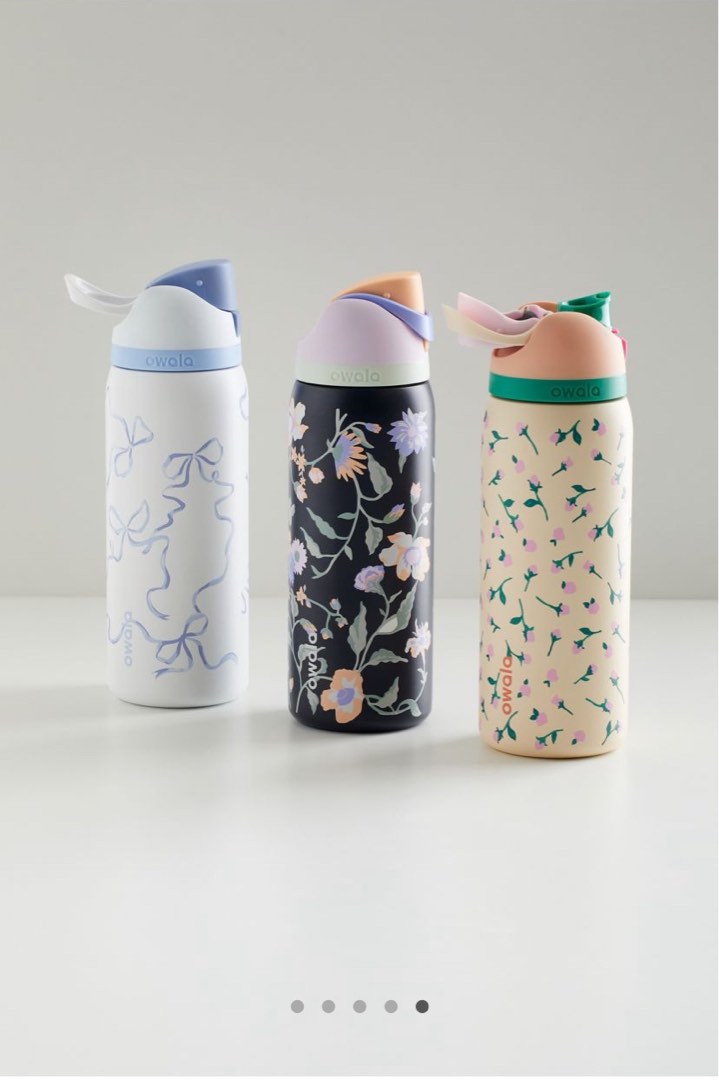 thumbnail image 2 of 32 Oz Owala Urban Outfitters Exclusive FreeSip Water Bottle – Tied 3D Print Blue Bow 2 of 6