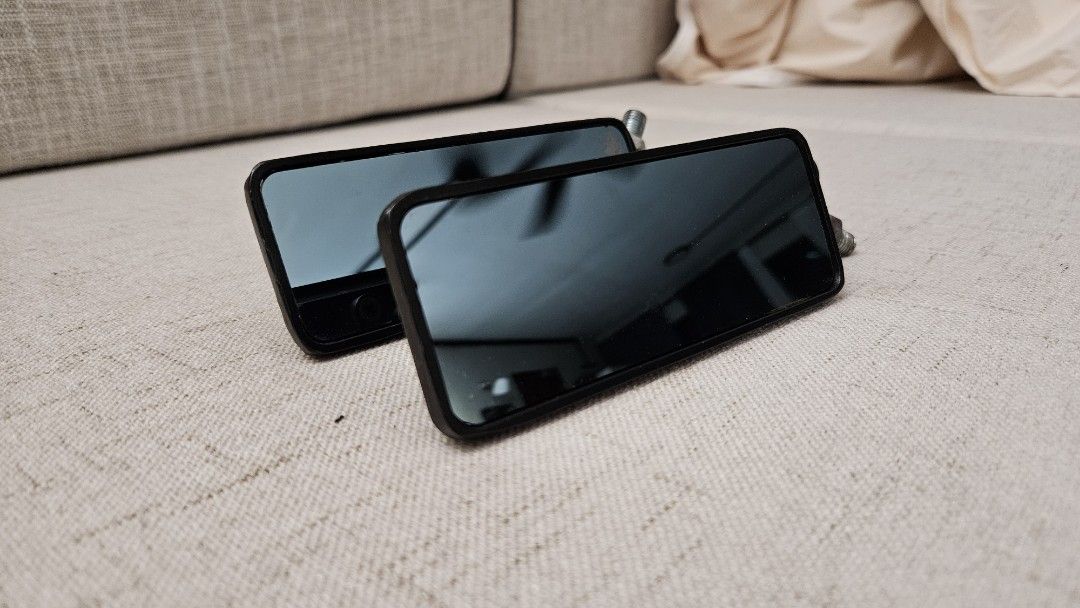 Rectangle Side Mirror (Category: Motorcycle Accessories) located in Singapore. Submitted by _mnnh (Listing ID 1313584623, Image 1). Description: Rectangle Side Mirror. Condition as per picture. - Anti Glare.