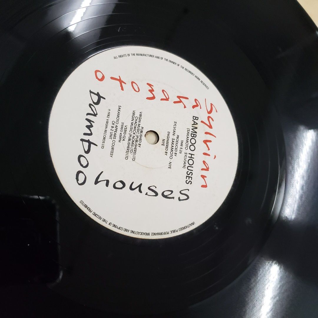 珍藏黑膠：Ryuichi Sakamoto (坂本龍一) & David Sylvian～ Sakamoto BAMBOO MUSIC KF019 （分類：日系周邊）位於 Hong Kong。 由 goodkck 提交（商品編號 1313458701，圖片 4）。簡介： 碟：約90%新, 整體很新淨 郵寄掛號|順豐到付|面交只限MTR屯門站 還想看更多： https://carousell.app.link/IOXIrg3ynrb ＃日本男歌手 ＃黑膠唱片。