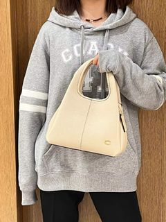 SALE✨WHITE LANA SHOULDER BAG 😍