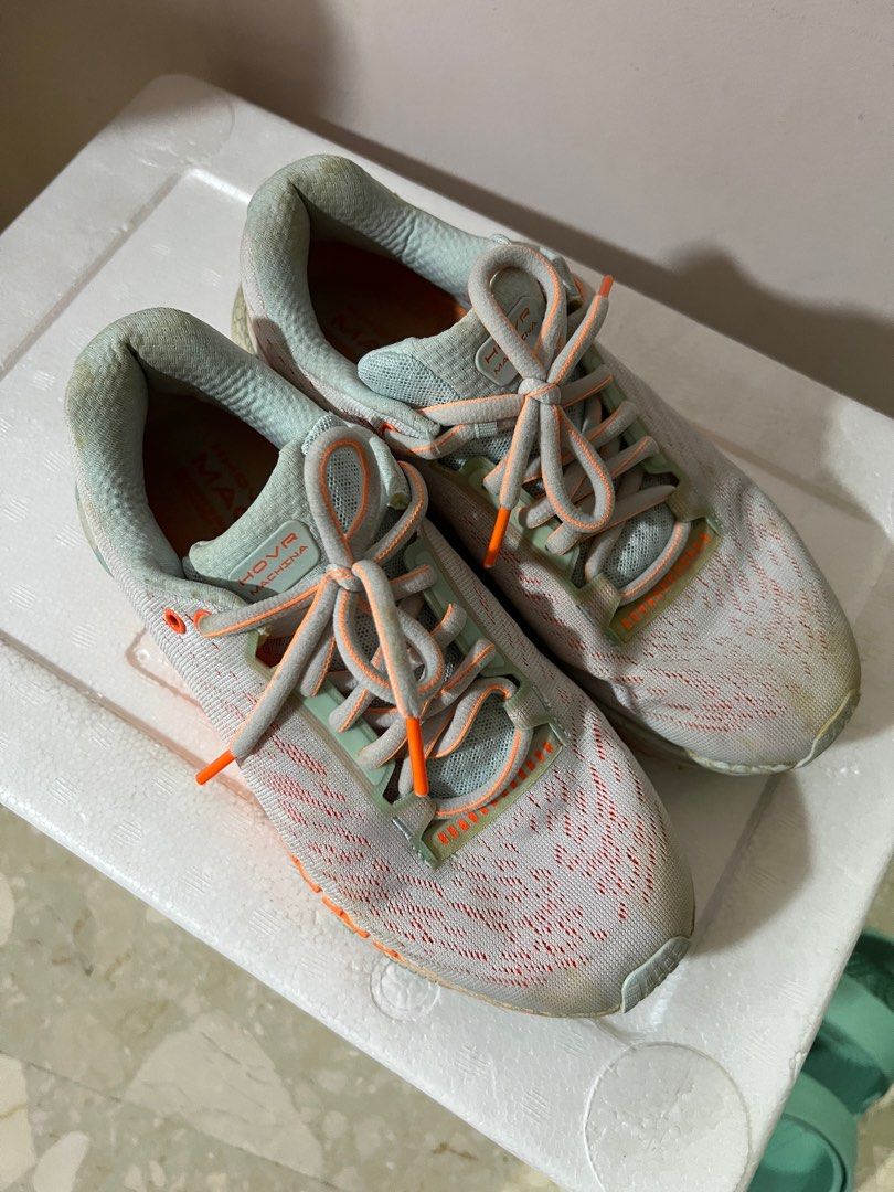 Under Armour Sports Shoe