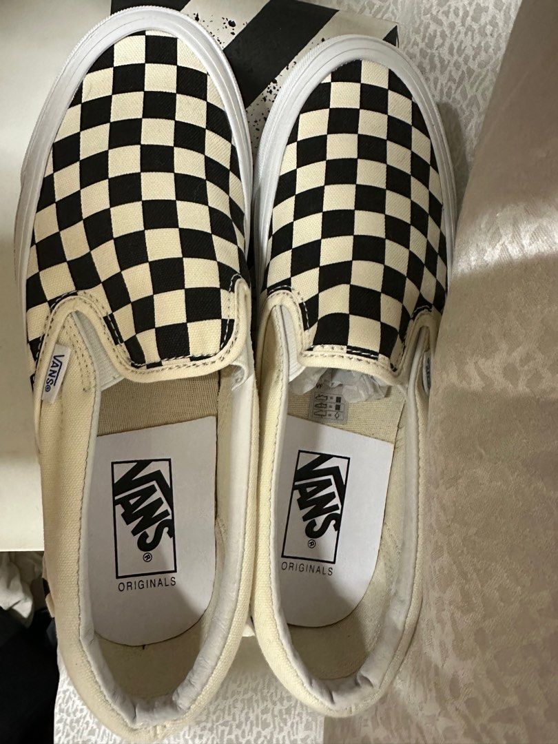 Slip on vans vault online