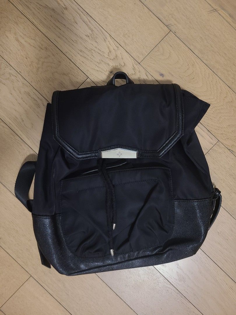 名牌Vera Wang 黑色皮文青背囊背包Simply Vera Vera Wang Handbag