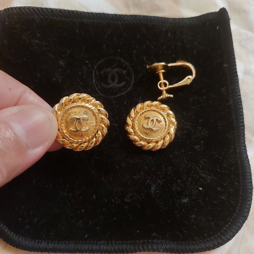 Vintage chanel clip on earrings discount