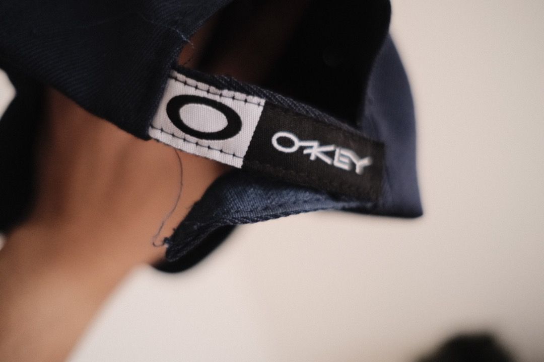 Vintage Oakley Cap in Navy (Category: Caps & Hats) located in Quezon City. Submitted by binitems (Listing ID 1313477510, Image 2). Description: Vintage Oakley Cap in Navy - velcro is worn out but the color is still perfect rfs: decluttering Payment and delivery: *Same day delivery (Metro Manila Only) *Delivery is shouldered by the buyer *Meetup (anonas lrt) *Gcash/Maya/Bank Transfer *Pass to Remitly *Pass to COD.