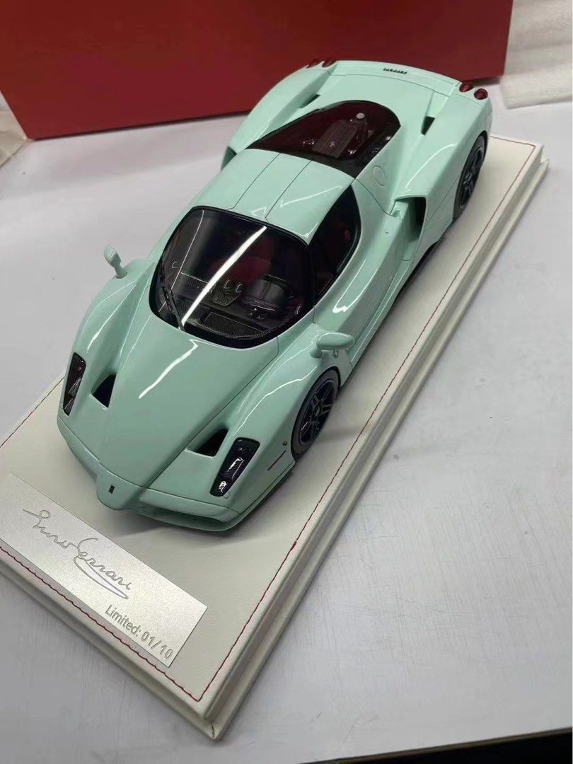 1/18 OEM Ferrari Enzo (come with display case) - See pic for full ...