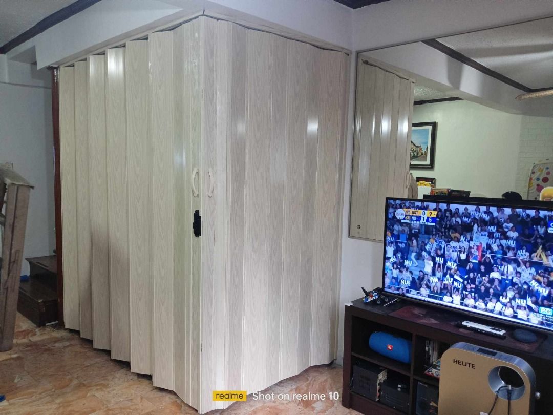 ACCORDION DOOR FOR YOU! (Category: Locks, Doors & Gates) located in Manila. Submitted by deza.interiorsmanila (Listing ID 1313624062, Image 1). Description: High Quality Affordable Accordion Door ✔️High Quality Accordion Doors ✔️Hard PVC ✔️Space Saving ✔️Home Partitions ✔️Folding Door ✔️Direct from Supplier ✔️Hassle Free Two types of Door ~REGULAR DOOR ~FRENCH DOOR (with acrylic glass) We provide OCULAR INSPECTION. List of Products: * Window Blin