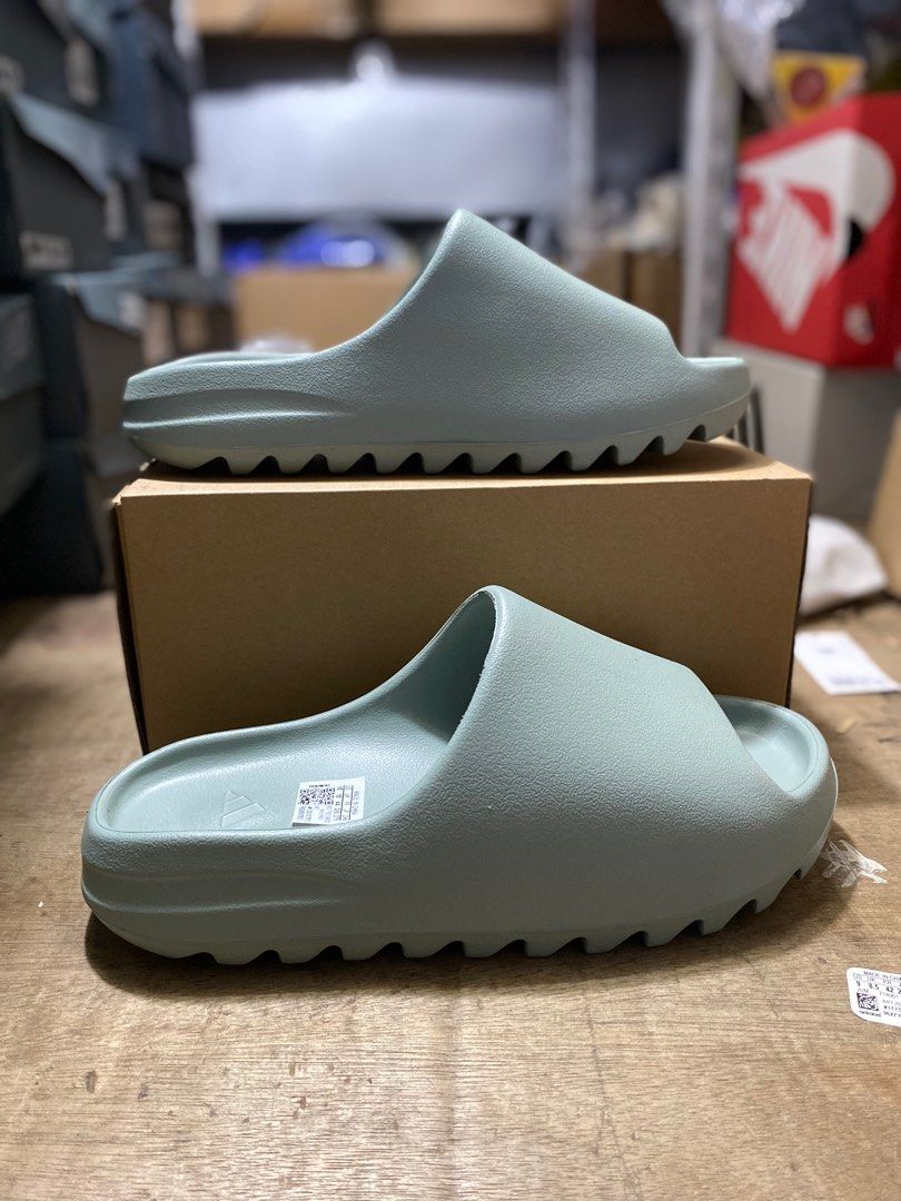 adidas gazelle silver green womens Yeezy Boost 350 V2 “Yeezreel Non-Reflective”