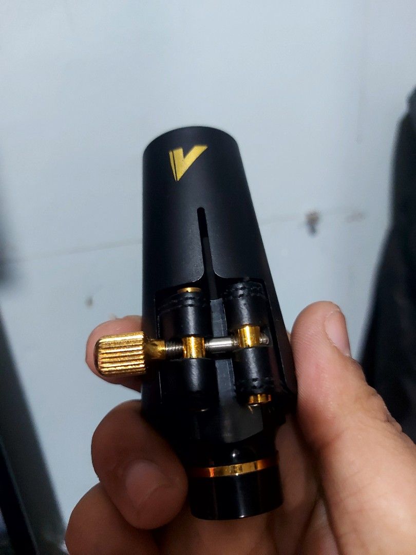 Alto mpc vandoren saxophone (Category: Musical Instruments) located in Caloocan City. Submitted by louisamosc23364 (Listing ID 1313624544, Image 3). Description: item is negotiable bagong bago pa po ito may box pa no issue makakatipid po kayu if bibilhin nyu mouth piece po range na 9k ang ung ligature naman 4k.