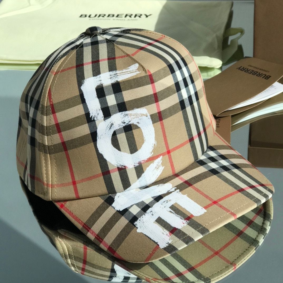 Authentic Burberry letter love printed plaid hat