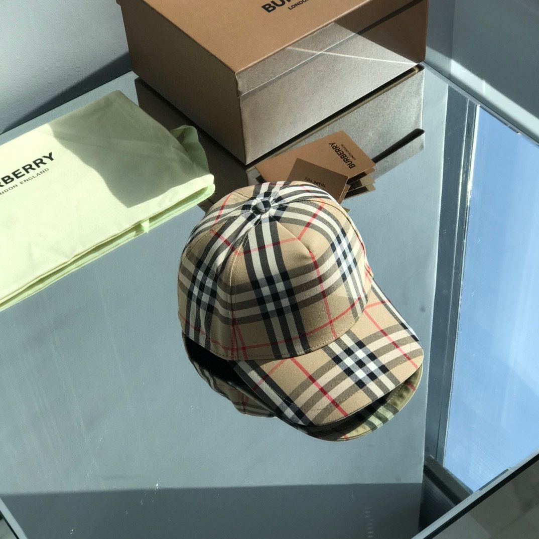 Authentic Burberry logo intarsia vintage plaid hat