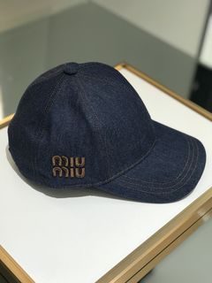 (Category: ) located in . Submitted by luxcloset.shop (Listing ID 1313671072, Image 1). Description: .