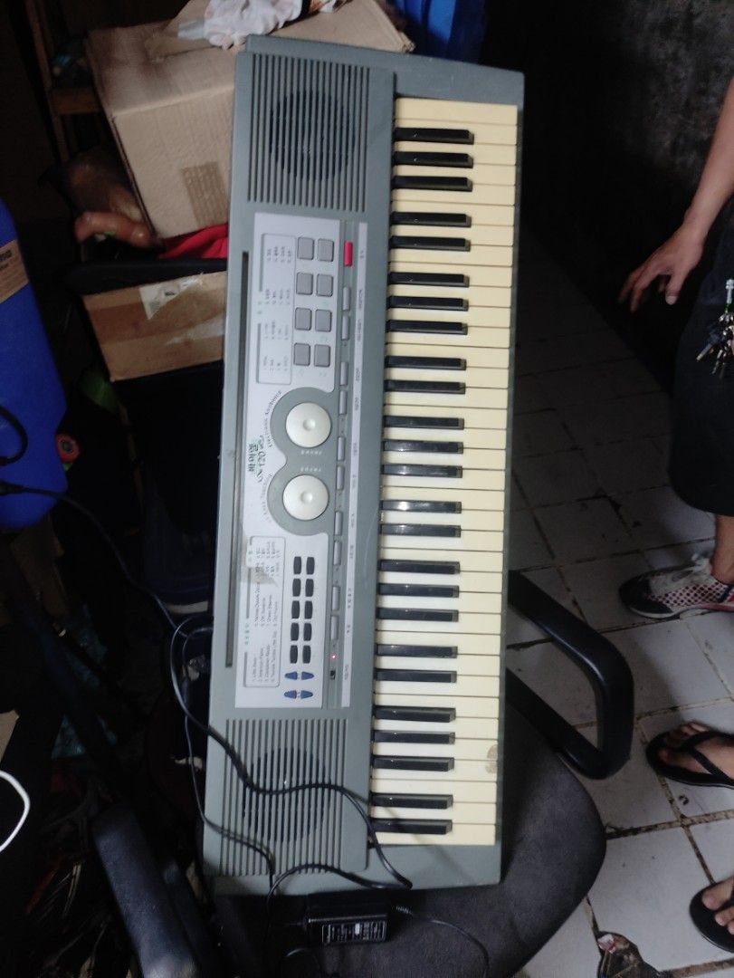 Bayer 120 Electronic Keyboard (Category: Musical Instruments) located in Paranaque City. Submitted by furugiyafinds (Listing ID 1313718306, Image 1). Description: Detyon pics. From Japan auction..as is item. tested ok..