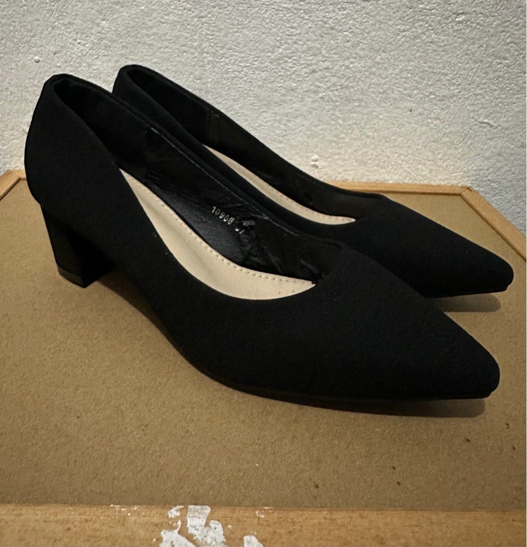 HELP CLEAR Black formal Heels