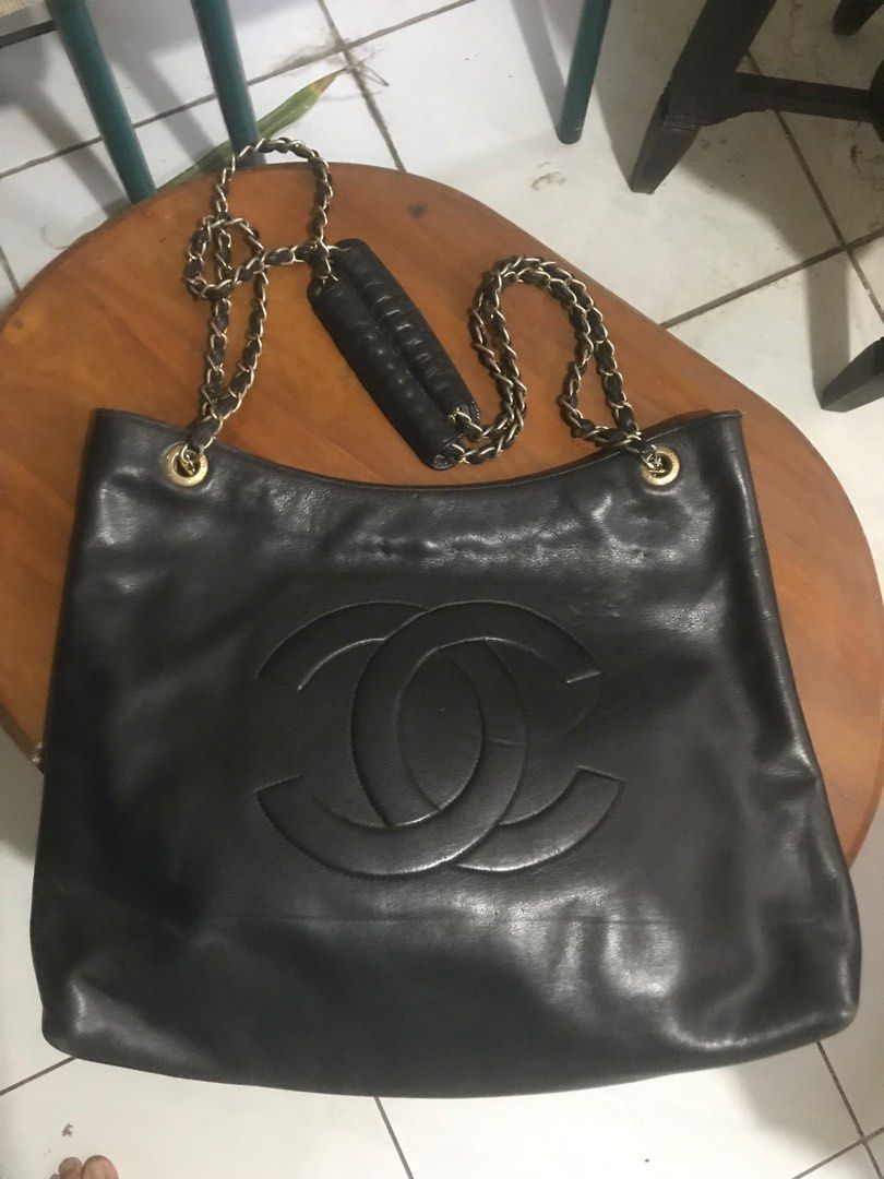 Chanel vintage tote bag, Fesyen Wanita, Tas Dompet di Carousell