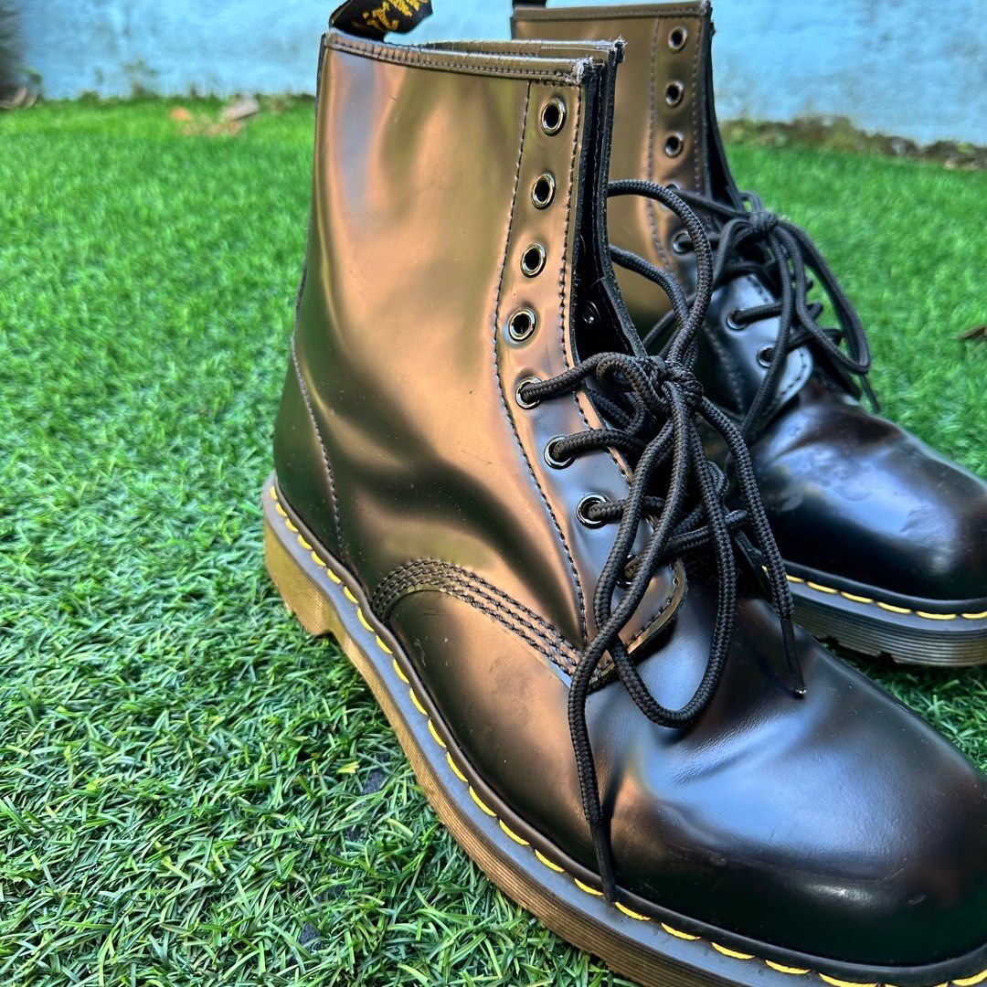 Dr martens airwair with bouncing soles Men s Fashion Footwear Boots on Carousell