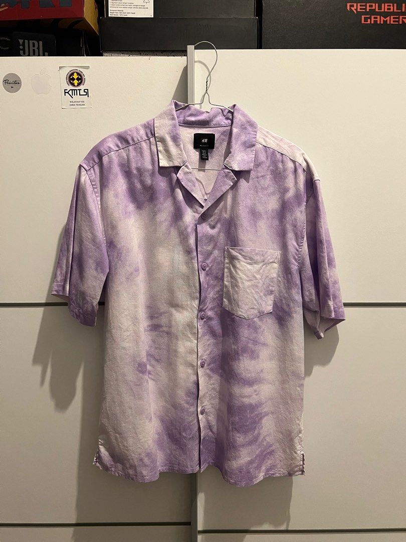 H M tie dye shirt not pull bear zara uniqlo Fesyen Pria Pakaian Atasan di Carousell