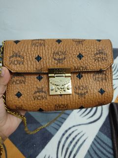 (Category: ) located in . Submitted by shopbynms (Listing ID 1313636698, Image 1). Description: .