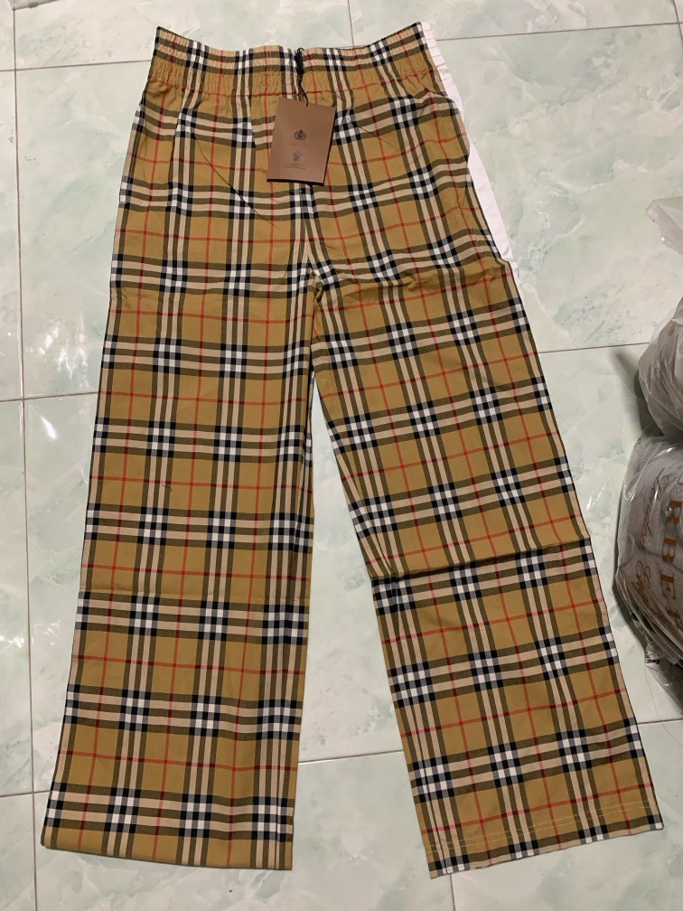 New Burberry Checkered Pants L waist 30 inches before stretch length 103 to 104