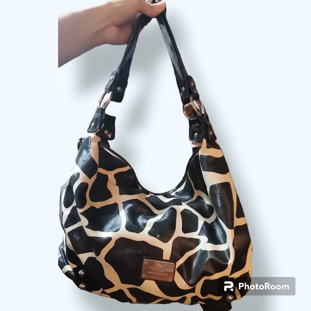 NICOLE MILLER BAG (Category: Shoulder Bags) located in Lucena. Submitted by Miss_KitKitYow (Listing ID 1313681878, Image 1). Description: Might consider😊😊 📌MEDIUM/LARGE ⚠️MOP - G**SH ⚠️PAYMENT FIRST 📌pics upon request.