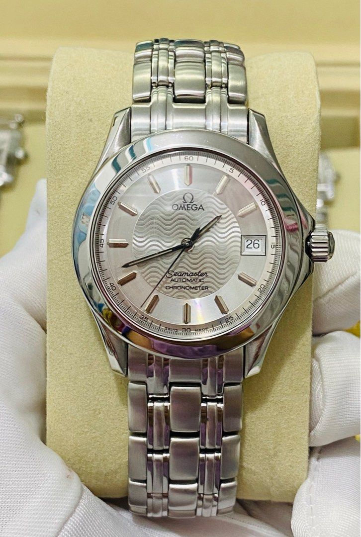 Omega Seamaster Automatic (Category: Luxury Watches) located in Quezon City. Submitted by clicksmileph (Listing ID 1313774092, Image 1). Description: Omega Seamaster Automatic Chronometer Details: Case Diameter: 36mm Fits up to 6.8 inches wrist size Guaranteed Authentic Inclusions: Omega Watch Presentation Box Authentication receipt from us Condition: The item has minimal signs of wear with Excellent working condition and has a beautiful exterior