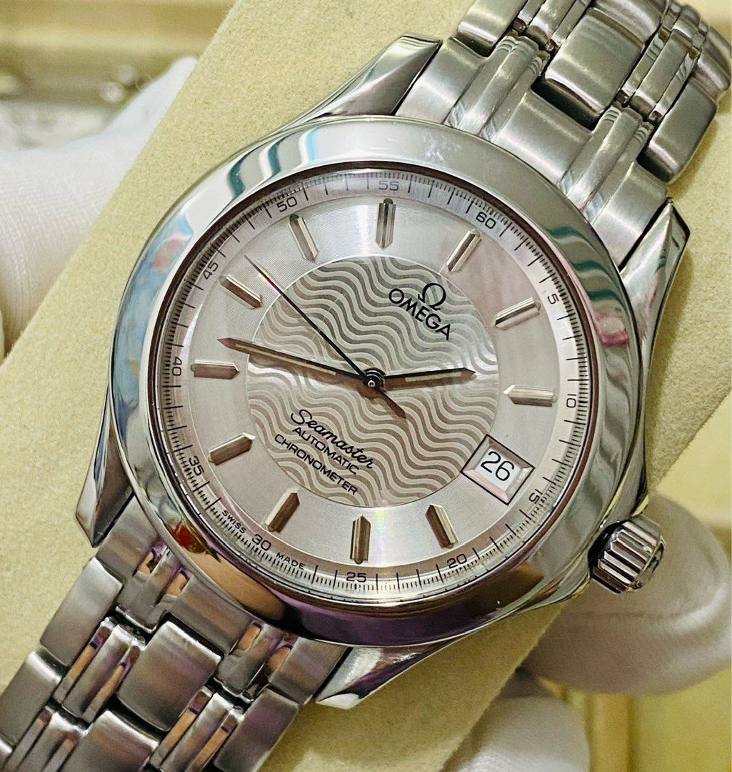 Omega Seamaster Automatic (Category: Luxury Watches) located in Quezon City. Submitted by clicksmileph (Listing ID 1313774092, Image 2). Description: Omega Seamaster Automatic Chronometer Details: Case Diameter: 36mm Fits up to 6.8 inches wrist size Guaranteed Authentic Inclusions: Omega Watch Presentation Box Authentication receipt from us Condition: The item has minimal signs of wear with Excellent working condition and has a beautiful exterior