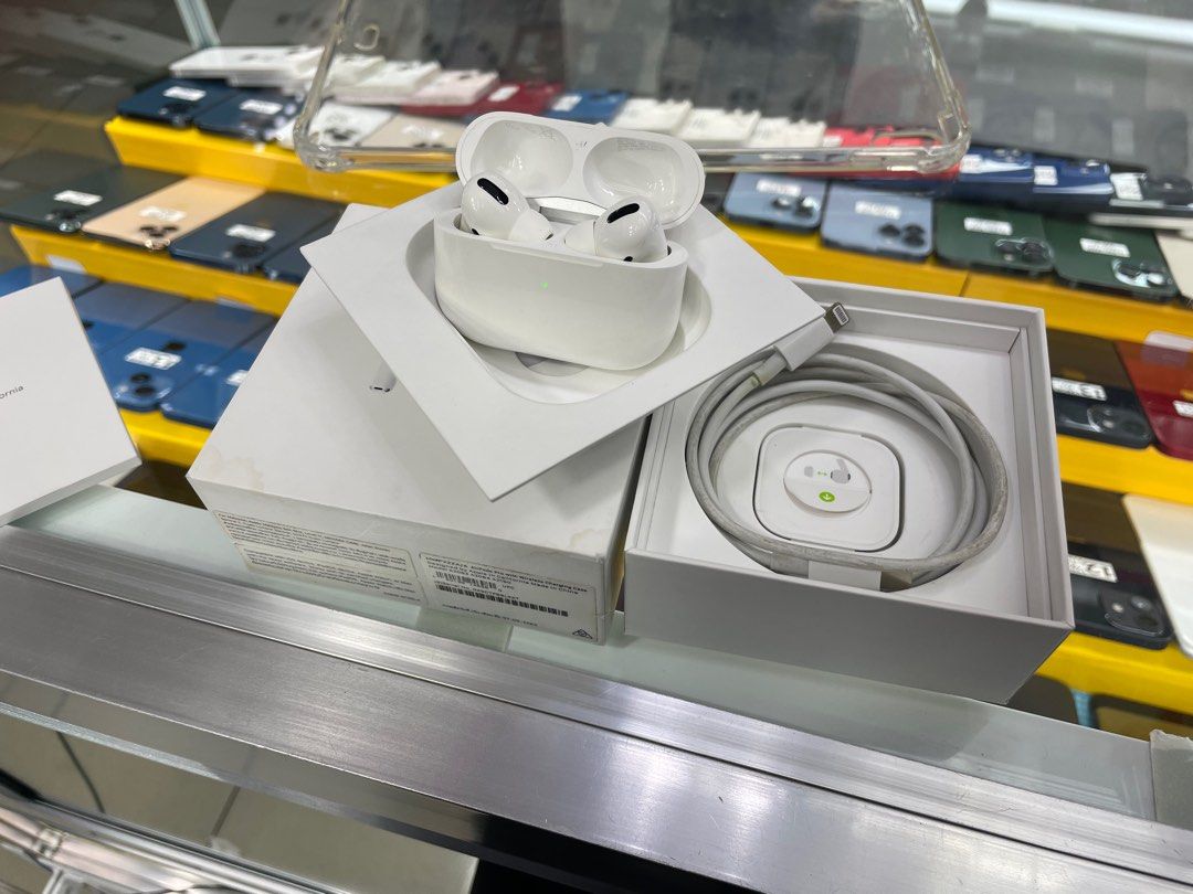 Second hand airpods 1st gen best sale