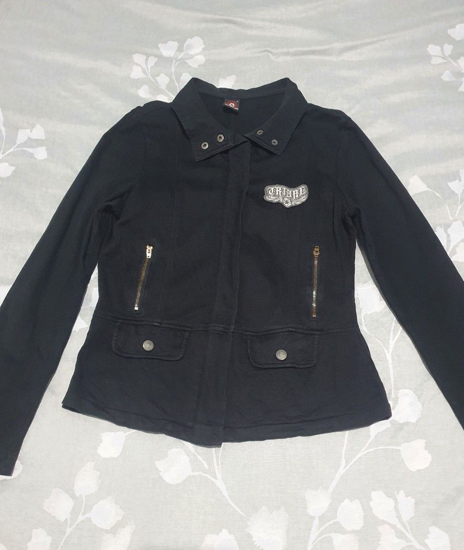 Original Tribal jacket for womwn (Category: Others Tops) located in Las Pinas. Submitted by cherry_luvs_dresses (Listing ID 1313739268, Image 3). Description: original tribal jacket in good condition still ok in actual with minimal flaws, holes in shoulder , not that obvious since its black medium to large size my favorite jacket super nice when worn.