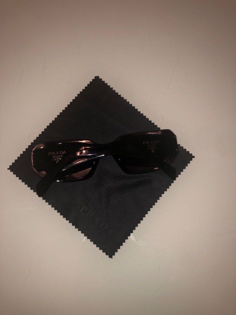 Prada Sunglasses (Category: Accessories) located in Toronto. Submitted by habteaseghedom (Listing ID 1313642877, Image 2). Description: Brand new Prada Sunglasses. Comes with box, can deliver for extra $10. For more info send a message..