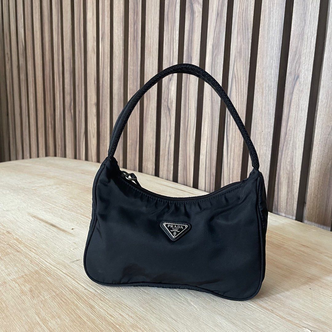 Preloved tas prada nylon