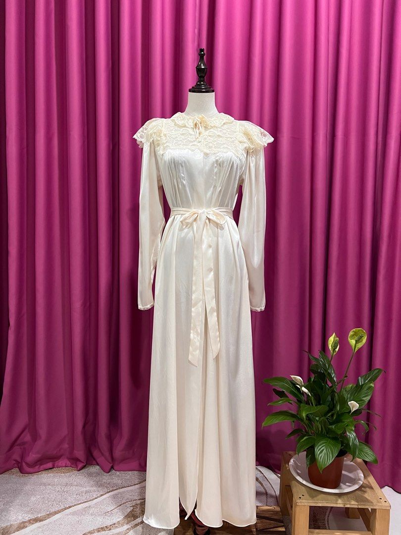 Rare Vintage Victoria s Secret Annabelle Lace Robe Nightgown