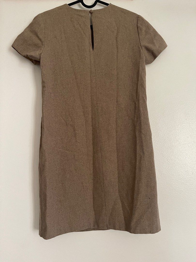 Short Dress (Category: Dresses) located in Paranaque City. Submitted by stphraynes (Listing ID 1313624528, Image 2). Description: Banana Republic Dress - Pre loved - size: XS on tag (but can fit to small-semi medium frame) .