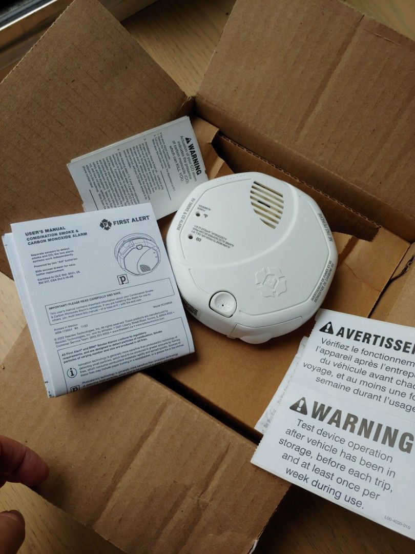 Smoke CO Alarm Detector, 100% New (Category: Electronics & Gadgets Others) located in Vaughan. Submitted by 102030neal (Listing ID 1313772366, Image 2). Description: 100% New, 100% Works, Smoke and Carbon Monoxide Alarm Detector Buy 1 set=$28 Buy 2 sets =$ 52 Use 2 AA Battery See Link: https://www.amazon.ca/First-Alert-Operated-Combination-Monoxide/dp/B004Y74ZT2 Accept CASH only AND face-to-face trade ONLY. DO NOT accept PayPal or e-cheque! (If y