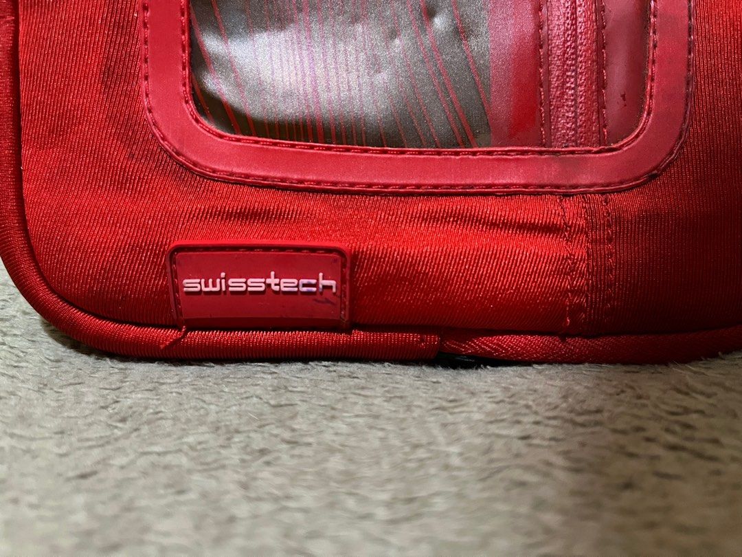 Swisstech Protection Sleeve for Ipad or Tablets (Category: Laptop Bags & Sleeves) located in Marikina City. Submitted by aanna05 (Listing ID 1313660921, Image 2). Description: Decluttering Never been used but has dirt due to stocking Mop: GCash.
