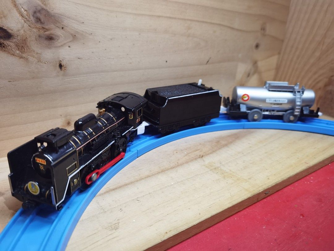 Takara Tomy Steam Locomotive C571 Electric Motorised Train with Tanker ...