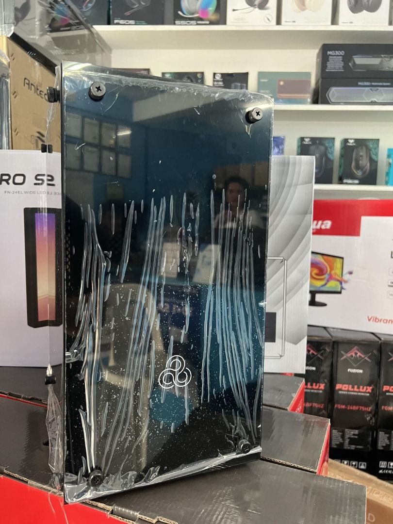 TEMPERED GLASS GAMING CASE - CLEAR (Category: Computer Parts) located in Las Pinas. Submitted by borjamonica644 (Listing ID 1311707168, Image 2). Description: TEMPERED GLASS GAMING CASE - CLEAR - Brand New - Price: 885 MOP : COD/GCash/Bank Transfer VIA : Lalamove/Grab - Same Day Delivery LOC : Las Pinas City How to order? Send me a message now! .