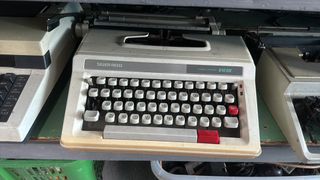 (Category: ) located in . Submitted by antique_malaya (Listing ID 1313783352, Image 1). Description: .