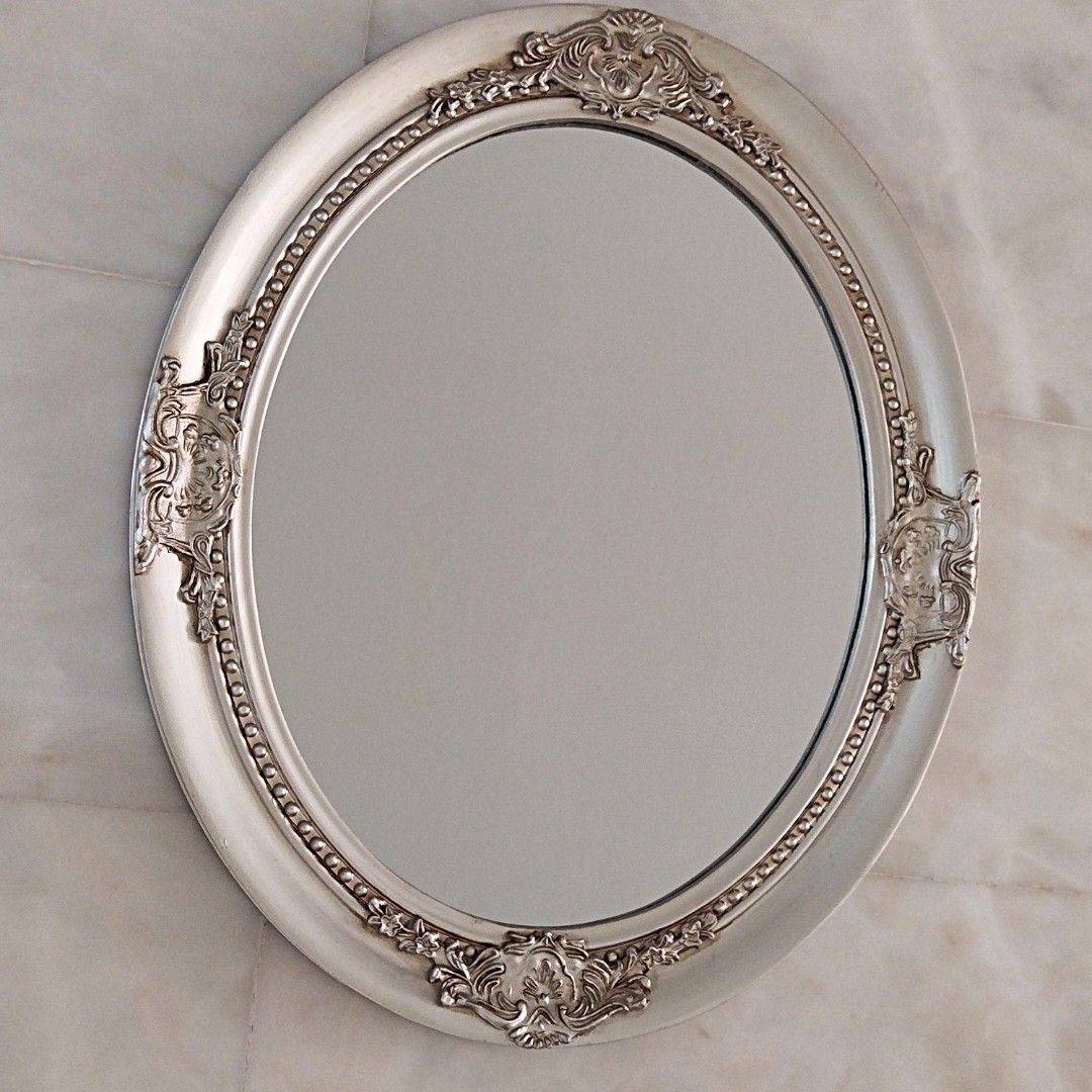 Mirror (Category: Mirrors) located in Singapore. Submitted by singleprofile (Listing ID 1313633455, Image 1). Description: Wall mirror for dressing room, living room etc. It can be hung horizontally or vertically..