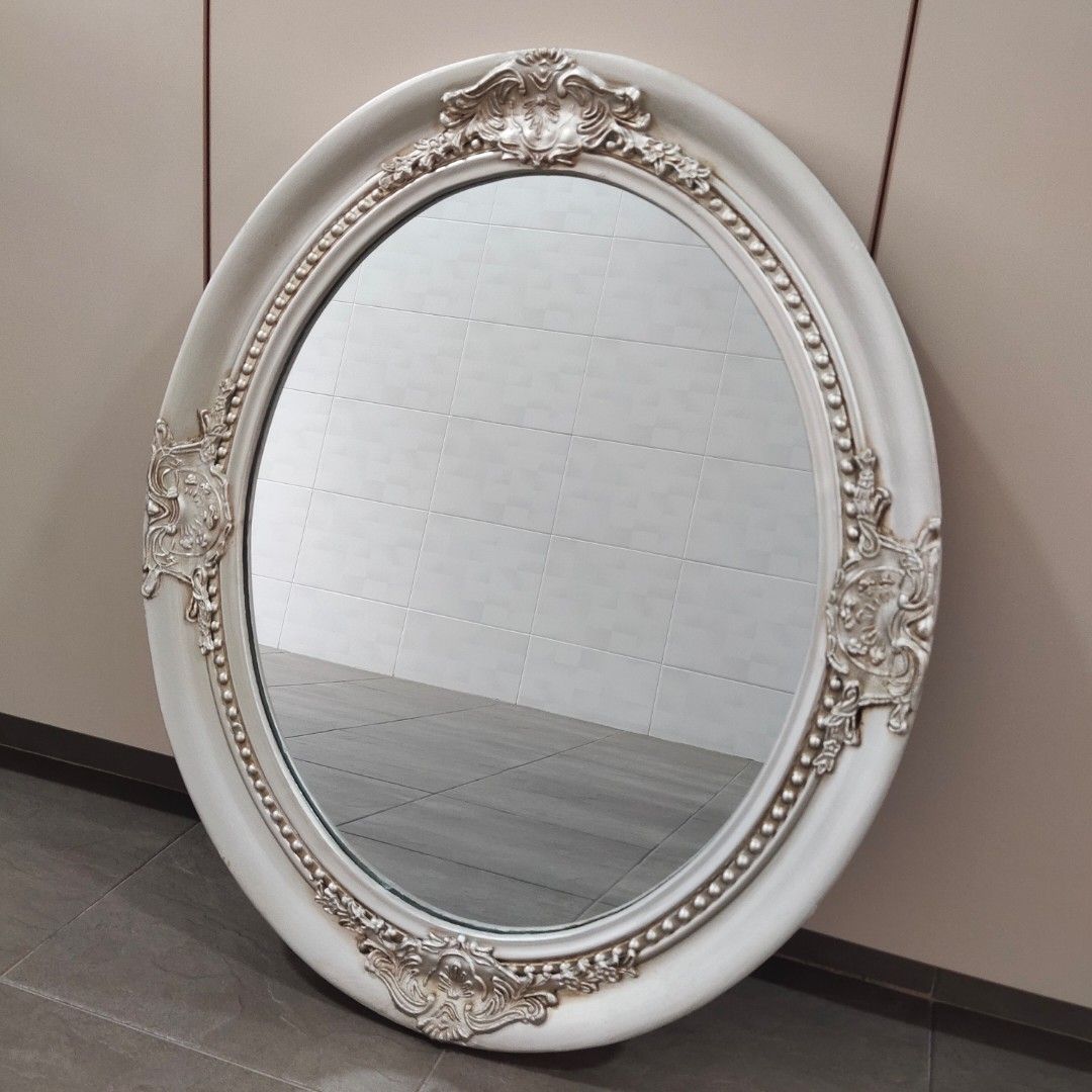 Mirror (Category: Mirrors) located in Singapore. Submitted by singleprofile (Listing ID 1313633455, Image 2). Description: Wall mirror for dressing room, living room etc. It can be hung horizontally or vertically..