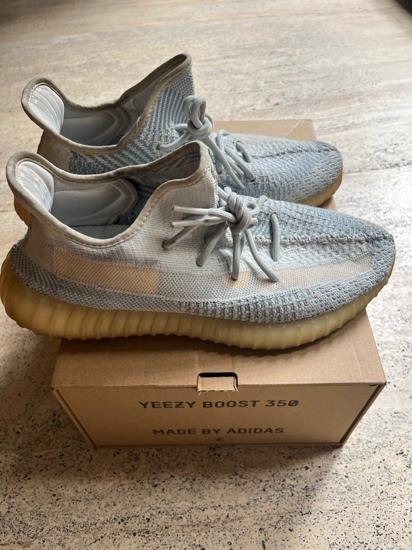 Yeezy Boost 350 (Category: Sneakers) located in Taguig. Submitted by jitbug55 (Listing ID 1313634437, Image 2). Description: In good condition. Shows signs of wear. Complete with box. .