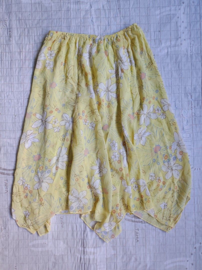 Sheer floral skirt yellow 2025