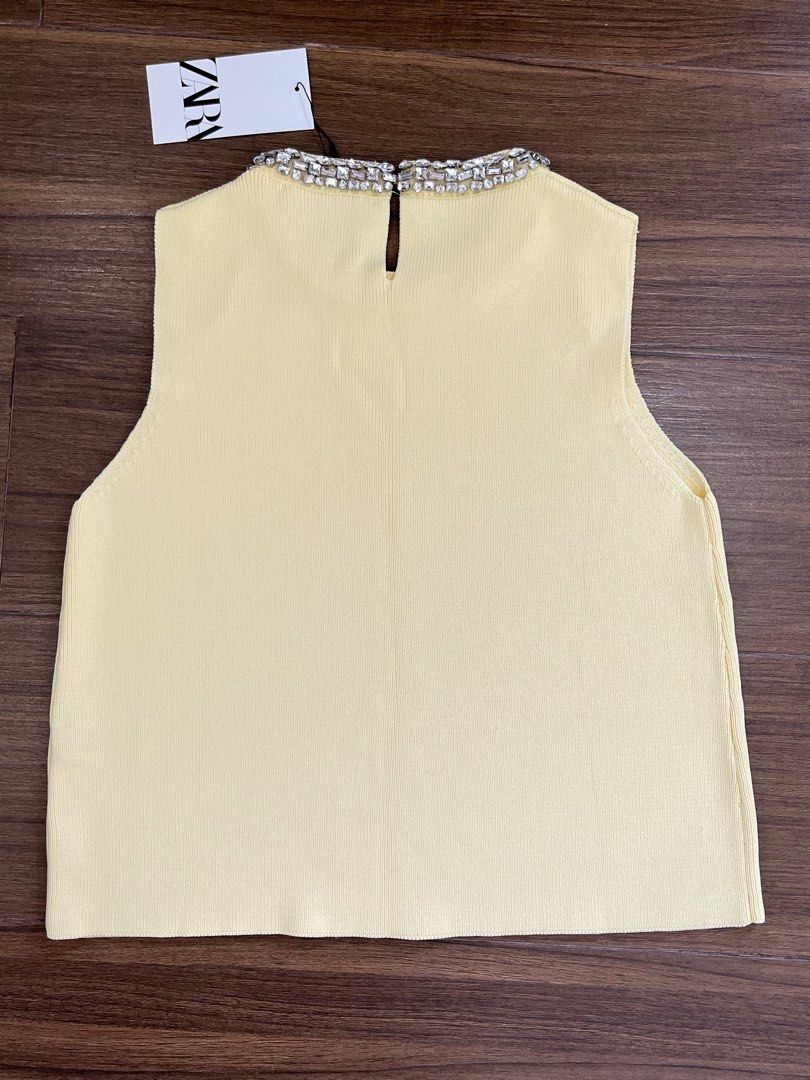 ZARA Jewel Plain Knit Top (Category: Sleeveless) located in Santa Maria. Submitted by other_stuffs (Listing ID 1313710558, Image 2). Description: ✅ Brand new ✅ Authentic.