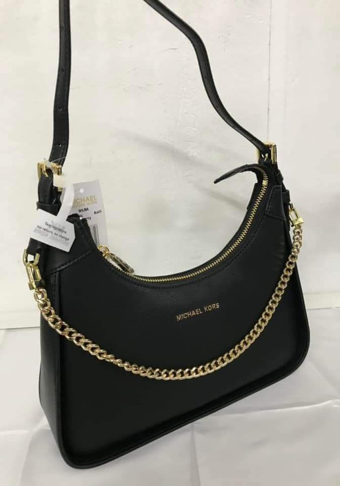 🍀 MK Wilma Medium Hobo (Category: Luxury Bags & Wallets) located in Manila. Submitted by shan_kenz (Listing ID 1313850788, Image 1). Description: 🍀 MK Wilma Medium Hobo ▪️22cmW X 16cmH X 6cmD 💰P2,200 ▪️Actual photo ▪️Plus SF.