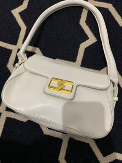 (Kategori: ) berada di . Dikirim oleh preloved.nasywaacha (ID iklan 1313940557, Gambar 1). Deskripsi: .