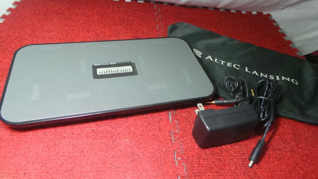 Altec Lansing Inmotion Soundblade Bluetooth (Category: Soundbars, Speakers & Amplifiers) located in Quezon City. Submitted by matt.murdock (Listing ID 1313876649, Image 2). Description: Used No Box No Manual Comes with: Adapter 220 Jack cable. Works with Android, Iphone (though I did not test kasi wala ako apple product) .