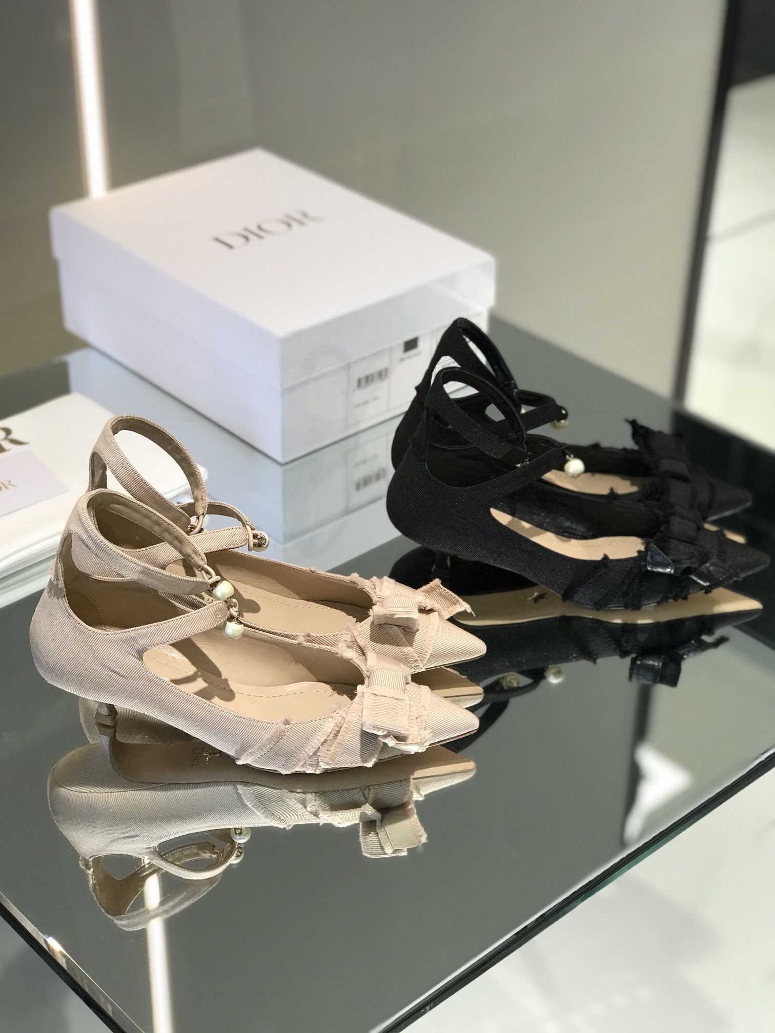 Dior bow shoes store