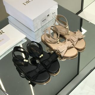 (Category: ) located in . Submitted by luxurycloset.shop (Listing ID 1313849220, Image 1). Description: .
