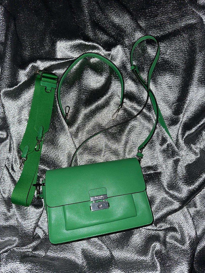 AUTHENTIC Kate Spade Green Bag (Category: Luxury Bags & Wallets) located in Quezon City. Submitted by FashionFab (Listing ID 1313952003, Image 2). Description: Original Kate Spade green leather bag pwith 3 straps included. Can be used as a handy bag, body bag, or shoulder bag. Limited Edition..