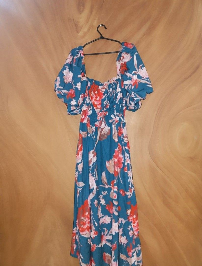 2 bangkok Dress (Category: Dresses) located in Pasig City. Submitted by itsrubyred (Listing ID 1313825149, Image 2). Description: 📌 rfs : declutter ( hindi pa nagamit) 📌 with FREE DRESS !!! 📌 delivery via lalamove.